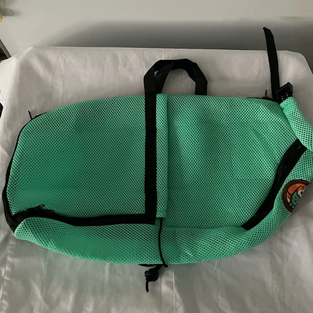 AWoof adjustable cat grooming bag